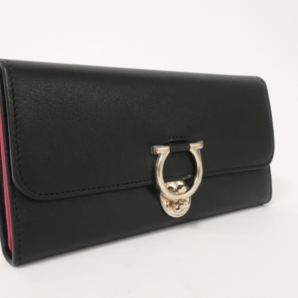 Salvatore Ferragamo Gancini Continental Wallet - Picture 2 of 8